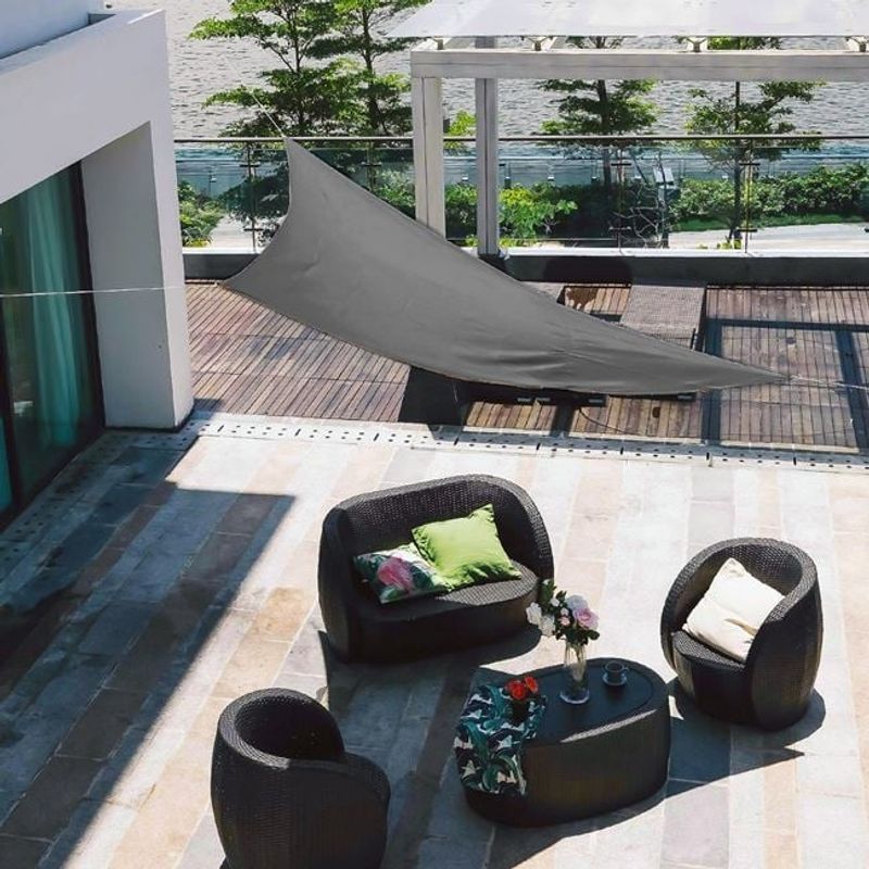 Casa si Gradina - Gradina si terasa - Umbrele si pavilioane - Umbrele - Panza de umbrire triunghiulara, Dimensiune 3.6m, Inele din inox si sfori de fixare, Culoare Gri - Infinity.ro