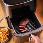 Electronice si Electrocasnice - Electrocasnice bucatarie - Aparate de gatit & desert - Friteuze - Friteuza cu aer cald, grill si abur Tefal Easy Fry & Steam FW201815, 1700W, 6.89 litri, 7 programe automate - Infinity.ro