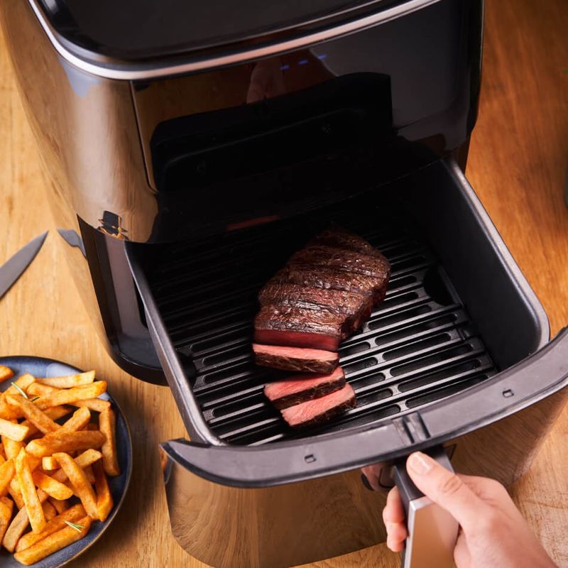Electronice si Electrocasnice - Electrocasnice bucatarie - Aparate de gatit & desert - Friteuze - Friteuza cu aer cald, grill si abur Tefal Easy Fry & Steam FW201815, 1700W, 6.89 litri, 7 programe automate - Infinity.ro