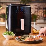 Electronice si Electrocasnice - Electrocasnice bucatarie - Aparate de gatit & desert - Friteuze - Friteuza cu aer cald, grill si abur Tefal Easy Fry & Steam FW201815, 1700W, 6.89 litri, 7 programe automate - Infinity.ro