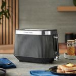Electronice si Electrocasnice - Electrocasnice bucatarie - Preparare paine - Prajitoare de paine - Prajitor de paine 2 felii Russell Hobbs 26760-56 Bronte, 980W, 6 niveluri rumenire, lift & look, functie dezghetare - Infinity.ro