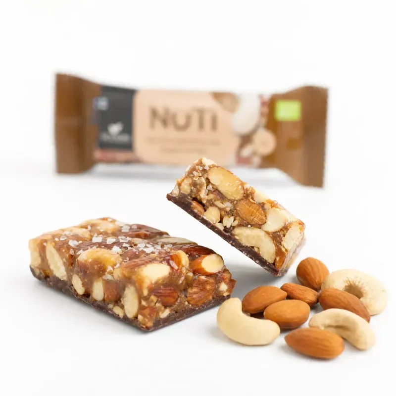 Ingrijire personala si Cosmetice - Sanatate si wellness - Suplimente alimentare - Alte suplimente alimentare - Baton Nuti cu ciocolata neagra si sare de mare BIO, 35g - Infinity.ro