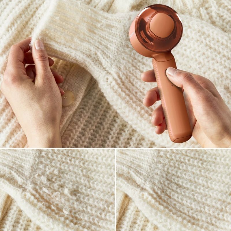Market - Spalare si intretinere rufe - Produse intretinere textile - Intretinere textile - Aparat pentru indepartarea scamelor Rowenta Easy Care JA8001E0, autonomie 60 minute, perie de curatare, cablu incarcare - Infinity.ro