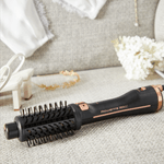 Ingrijire personala si Cosmetice - Aparate & accesorii ingrijire personala - Hair styling - Perii de par electrice - Peria rotativa cu aer cald Rowenta Ultimate Experience CF9620F0, 3 trepte temperatura, Functia avansata Style Assist - Infinity.ro