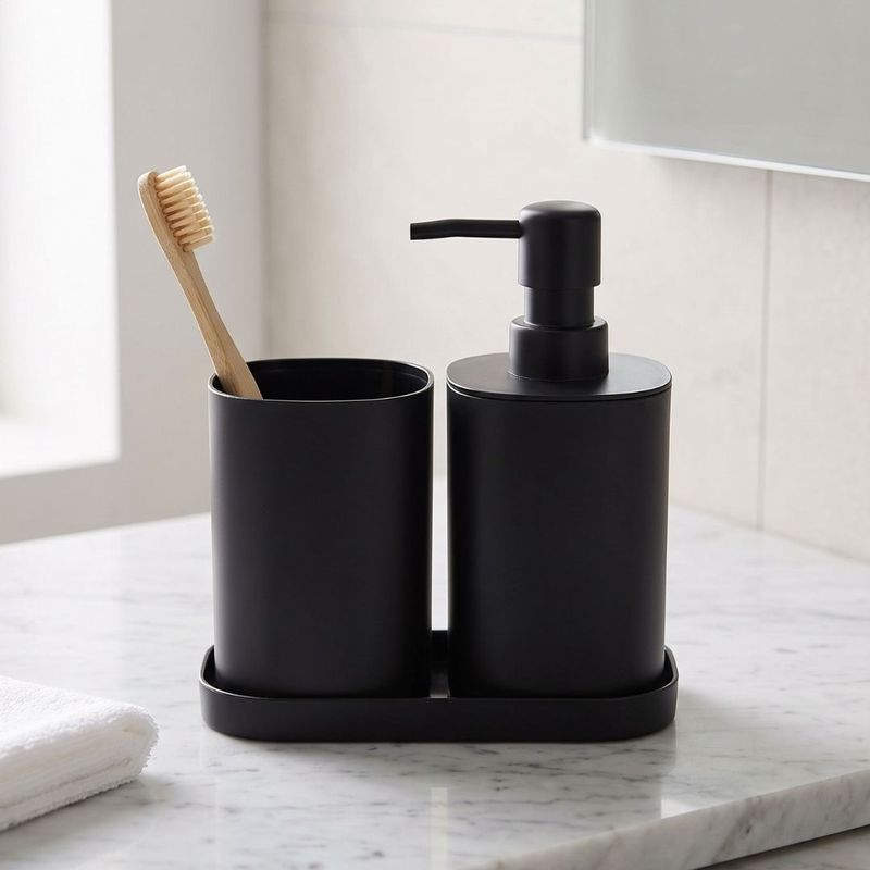 Casa si Gradina - Sanitare - Suporturi si accesorii baie - Accesorii baie - Set accesorii de baie, 3 piese, culoare negru, design modern - Infinity.ro