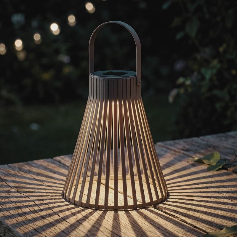 Casa si Gradina - Corpuri si surse de iluminat - Iluminat exterior - Lampi solare - Lampa solara decorativa, cu LED, cu agatatoare, 24 cm, culoare taupe - Infinity.ro