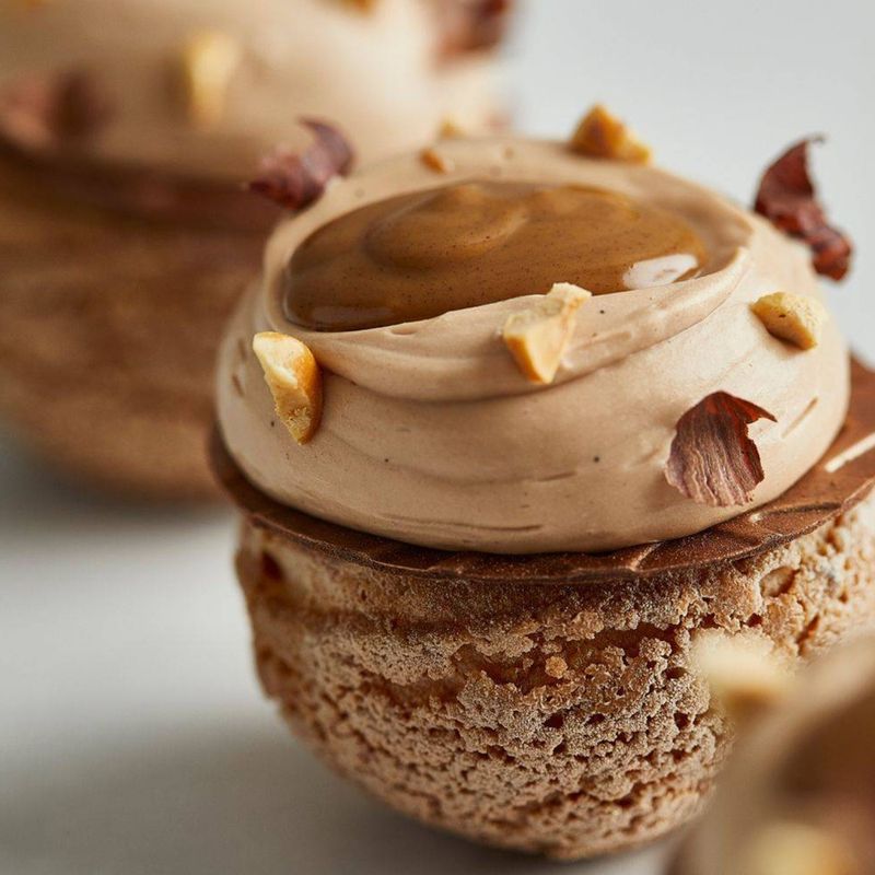Market - Bacanie - Dulciuri - Ciocolata - Ciocolata cu lapte premium alunga pistols, min 41% unt de cacao 1 kg Barry Callebaut - Infinity.ro