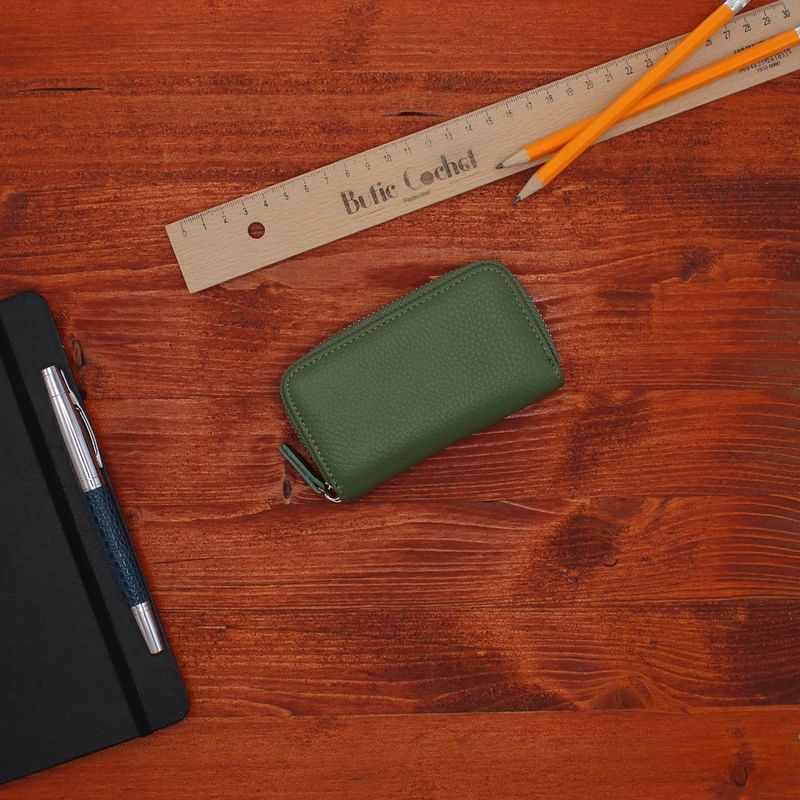 Fashion, accesorii si bijuterii - Femei - Accesorii femei - Portofele femei - Port chei, unisex, Buticcochet, din piele naturala, 6.5x11.5 cm, Verde masliniu - PR1107 - Infinity.ro