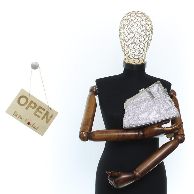 Fashion, accesorii si bijuterii - Femei - Accesorii femei - Genti si rucsacuri femei - Geanta, de dama, din material sintetic, ButicCochet, 23x15x6 cm, cu strasuri, Argintiu - GND845 - Infinity.ro