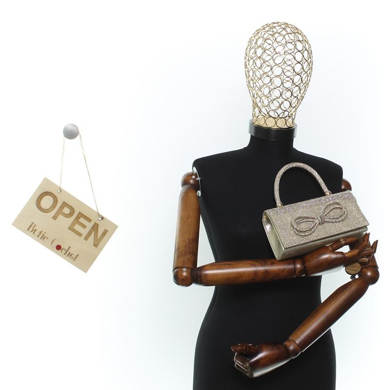 Fashion, accesorii si bijuterii - Femei - Accesorii femei - Genti si rucsacuri femei - Geanta, de dama, din material sintetic, ButicCochet, 20x11x6 cm, cu fundita, Auriu - GND815 - Infinity.ro