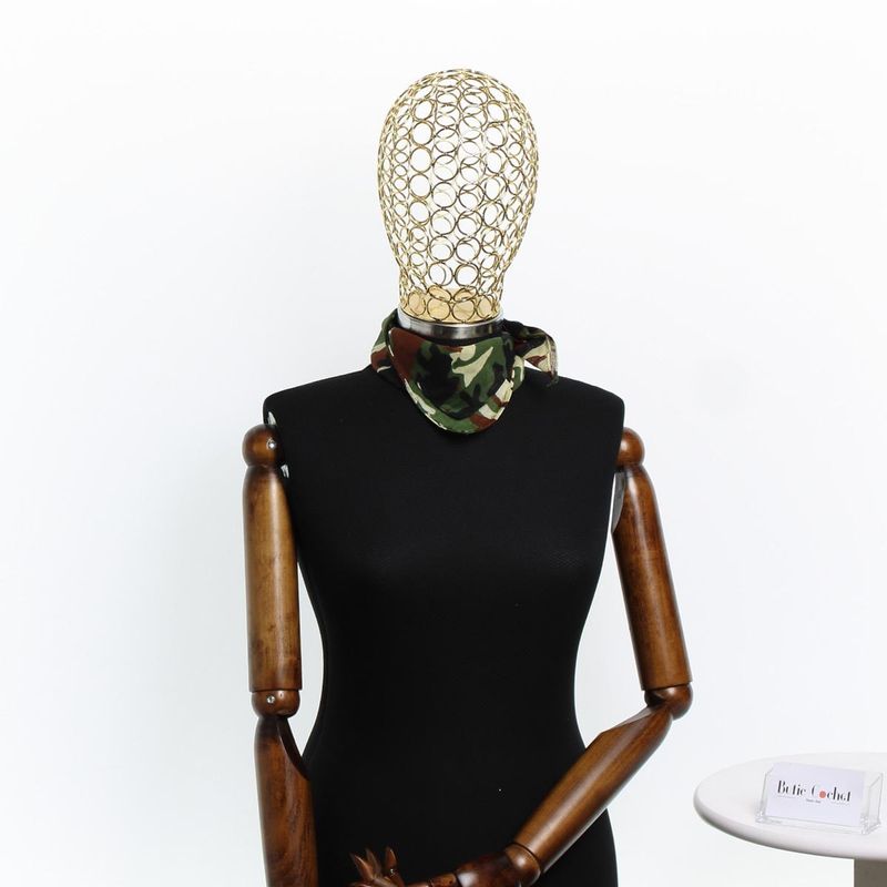 Fashion, accesorii si bijuterii - Femei - Accesorii femei - Esarfe si fulare femei - Bandana din bumbac, dimensiune 55 x 55 cm, imprimeu Army, Buticcochet, Kaki - ES2207 - Infinity.ro