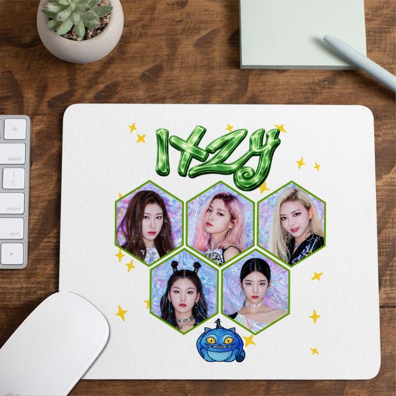 PC, gaming si accesorii - Periferice PC - Mousepad - Mousepad Itzy Yuna Kpop Merch, 21x19cm - Infinity.ro