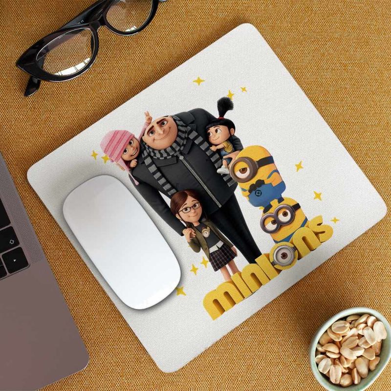 PC, gaming si accesorii - Periferice PC - Mousepad - Mousepad Despicable Me Family Minions, 21x19cm - Infinity.ro