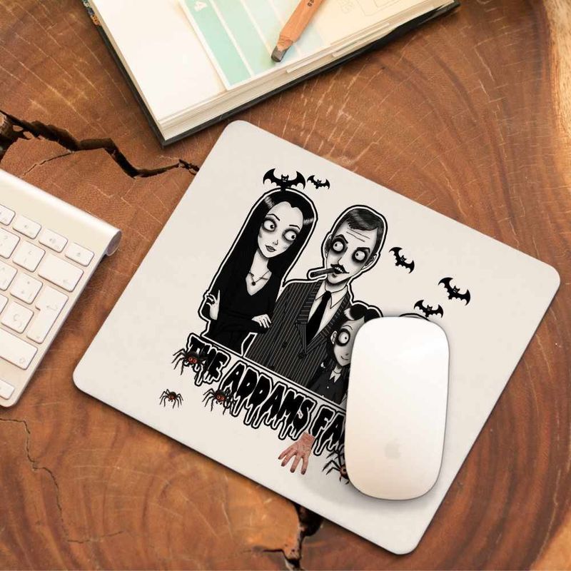 PC, gaming si accesorii - Periferice PC - Mousepad - Mousepad Familia Addams Mormantul Vesel Horror Halloween Morticia CoolTrend, 21x19cm - Infinity.ro
