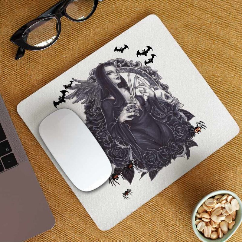 PC, gaming si accesorii - Periferice PC - Mousepad - Mousepad Familia Addams Morticia Foarfec Unghii Horror Halloween Regina CoolTrend, 21x19cm - Infinity.ro