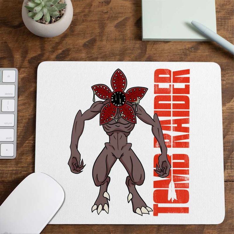 PC, gaming si accesorii - Periferice PC - Mousepad - Mousepad Tomb Raider Logo Sageata Arc Lara Croft Armata CoolTrend, 21x19cm - Infinity.ro