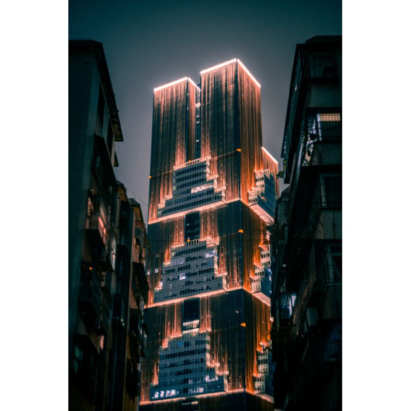 Casa si Gradina - Decoratiuni - Tablouri - Tablou Canvas, "Skyscraper enigmatic luminat noaptea", 26 x 39 cm - Infinity.ro