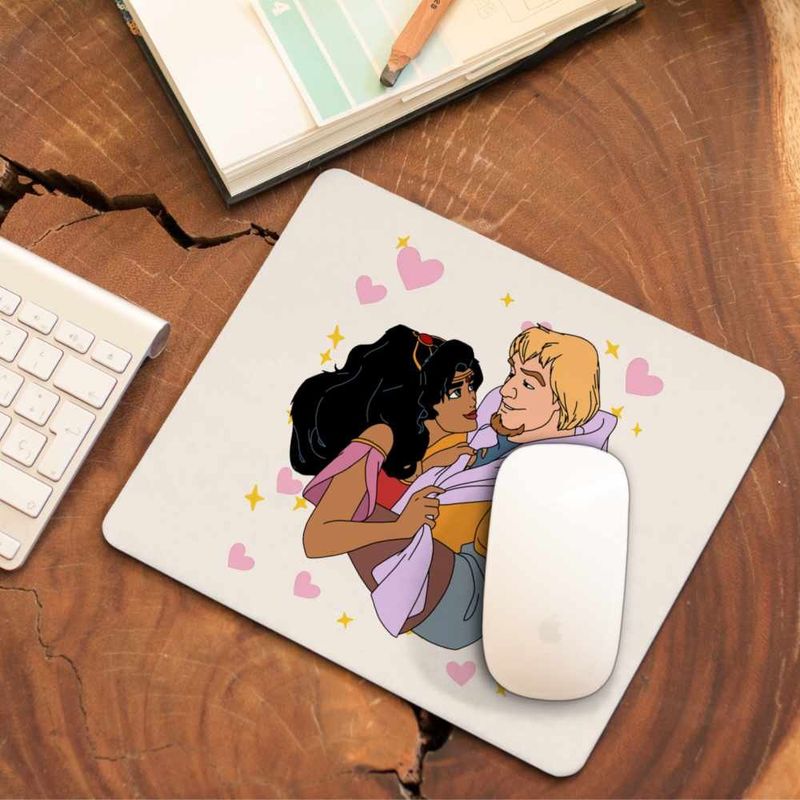 PC, gaming si accesorii - Periferice PC - Mousepad - Mousepad Cocosatul de la Notre-Dame Esmeralda Phoebus, 21x19cm - Infinity.ro