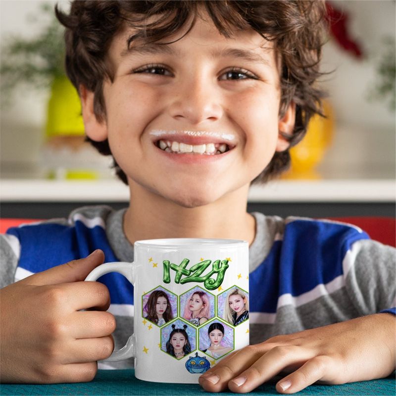 Casa si Gradina - Bucatarie si vesela - Cani si pahare - Cani si cesti - Cana Itzy Yuna Kpop Merch, alba, 330ml - Infinity.ro