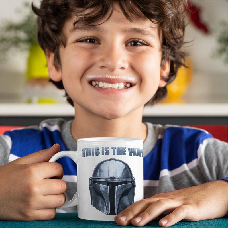 Casa si Gradina - Bucatarie si vesela - Cani si pahare - Cani si cesti - Cana Mandalorian Star Wars, alba, 330ml - Infinity.ro