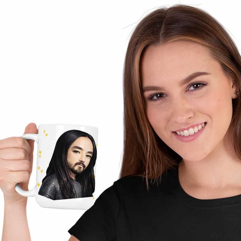 Casa si Gradina - Bucatarie si vesela - Cani si pahare - Cani si cesti - Cana Steve Aoki Anime Chibi Cartoon, alba, 330ml - Infinity.ro