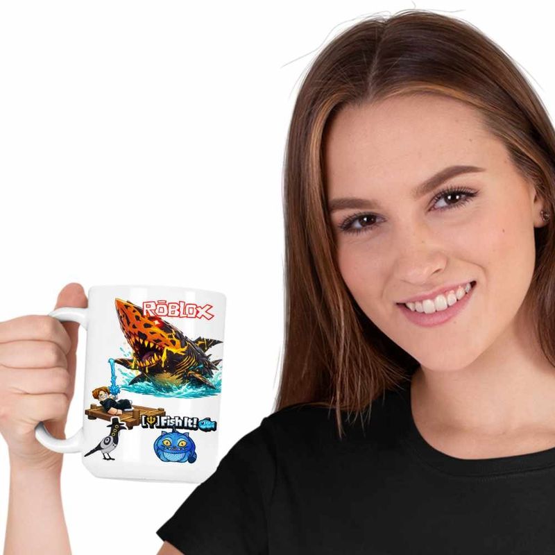 Casa si Gradina - Bucatarie si vesela - Cani si pahare - Cani si cesti - Cana Roblox Fish it Dark Shark Sea Monster, alba, 330ml - Infinity.ro