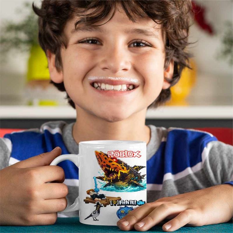 Casa si Gradina - Bucatarie si vesela - Cani si pahare - Cani si cesti - Cana Roblox Fish it Dark Shark Sea Monster, alba, 330ml - Infinity.ro