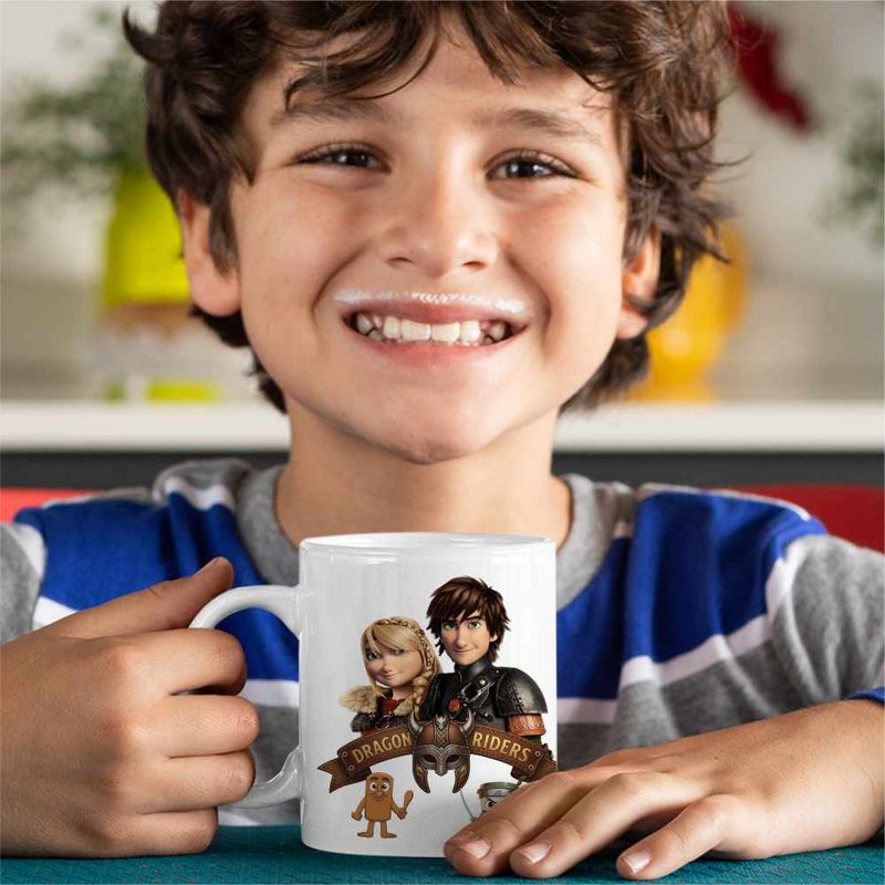 Casa si Gradina - Bucatarie si vesela - Cani si pahare - Cani si cesti - Cana Dragon Riders Hiccup Astrid How to train your dragon, alba, 330ml - Infinity.ro