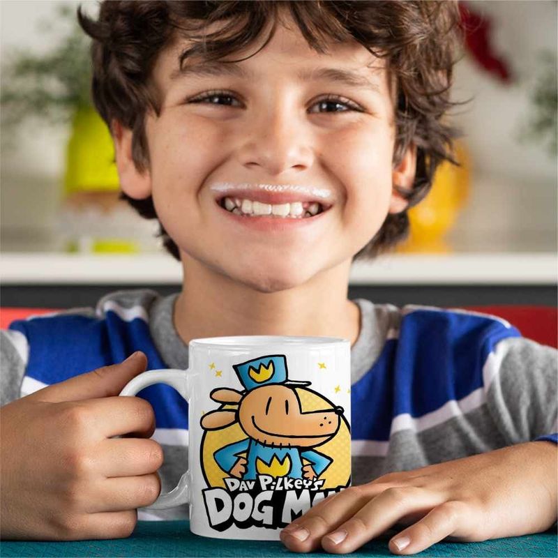 Casa si Gradina - Bucatarie si vesela - Cani si pahare - Cani si cesti - Cana Dog Man Dav Pilkey Aventuri Caine Politist CoolTrend, alba, 330ml - Infinity.ro