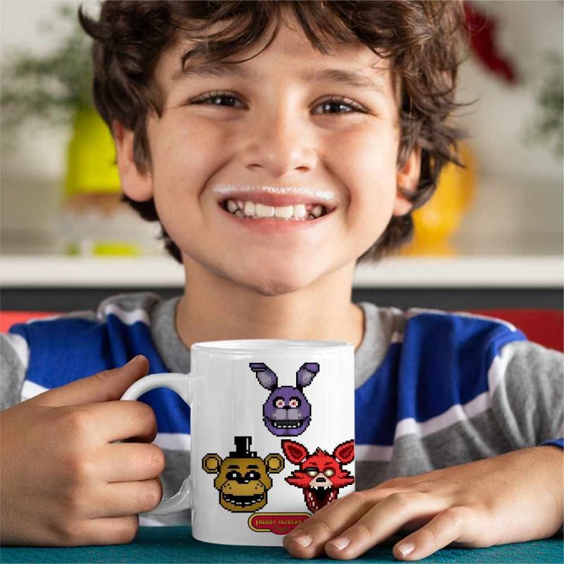 Casa si Gradina - Bucatarie si vesela - Cani si pahare - Cani si cesti - Cana Fnaf Pixel Art Five Nights at Freddy Horror Halloween CoolTrend, alba, 330ml - Infinity.ro
