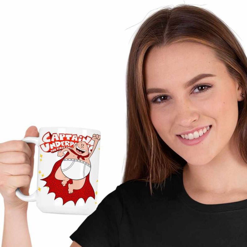 Casa si Gradina - Bucatarie si vesela - Cani si pahare - Cani si cesti - Cana Captain Underpants Capitanul Chilot Dav Pilkey CoolTrend, alba, 330ml - Infinity.ro