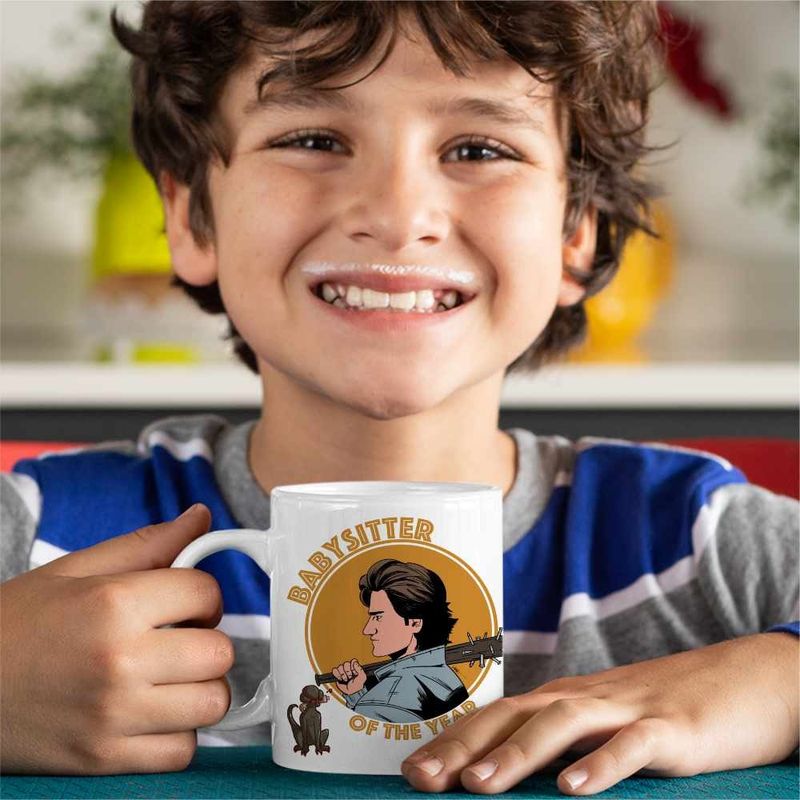 Casa si Gradina - Bucatarie si vesela - Cani si pahare - Cani si cesti - Cana Stranger Things Steve Babysitter Dadaca CoolTrend, alba, 330ml - Infinity.ro