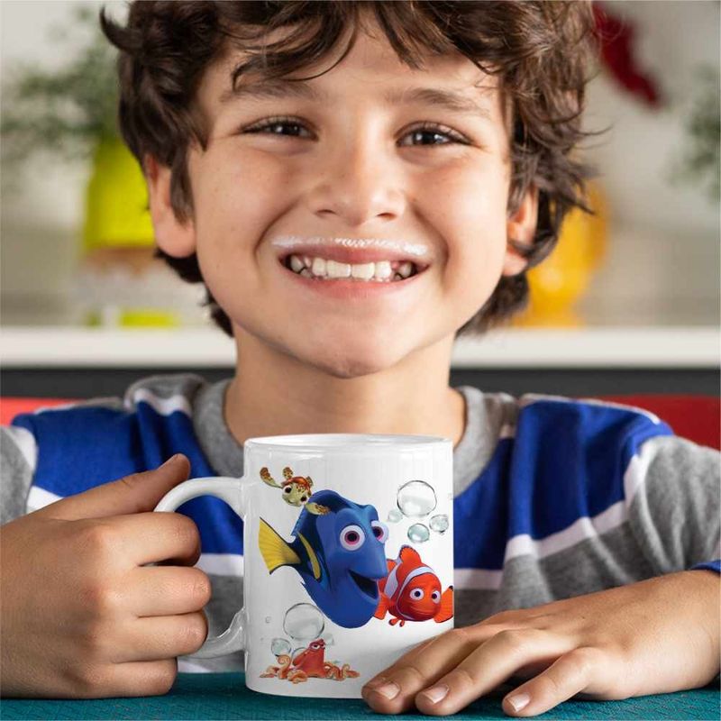 Casa si Gradina - Bucatarie si vesela - Cani si pahare - Cani si cesti - Cana Cautarea lui Nemo Dory Marlin Tata Viata Marina CoolTrend, alba, 330ml - Infinity.ro