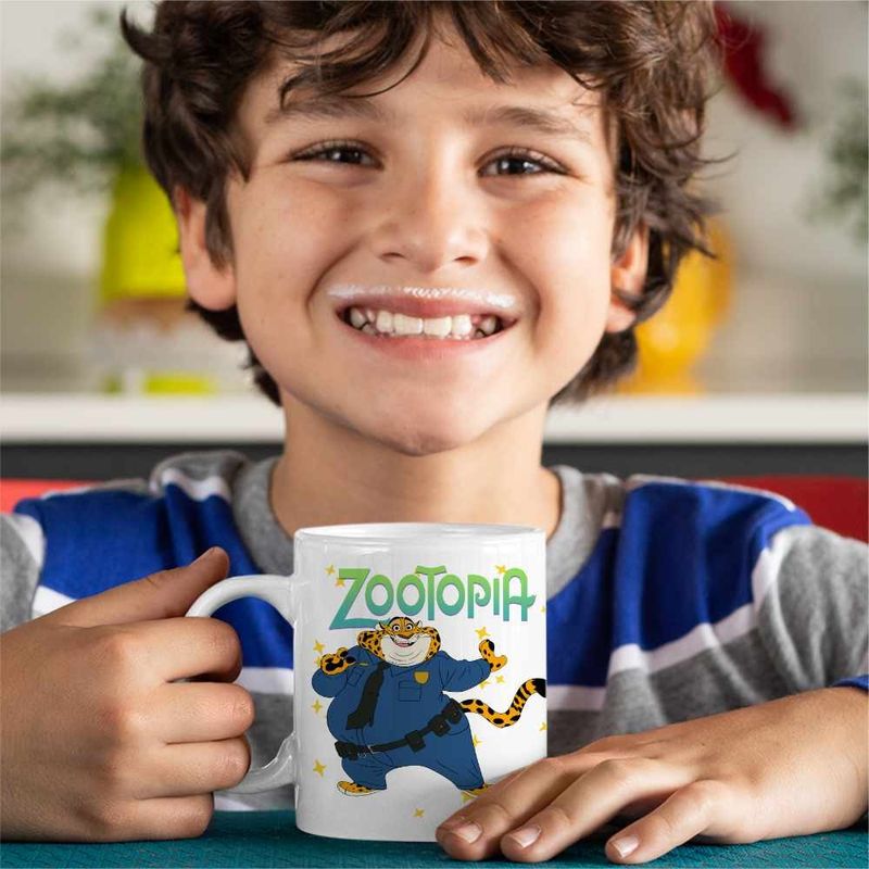 Casa si Gradina - Bucatarie si vesela - Cani si pahare - Cani si cesti - Cana Zootopia Ofiter Gheruta Clawhauser Ghepard Politist Politie CoolTrend, alba, 330ml - Infinity.ro