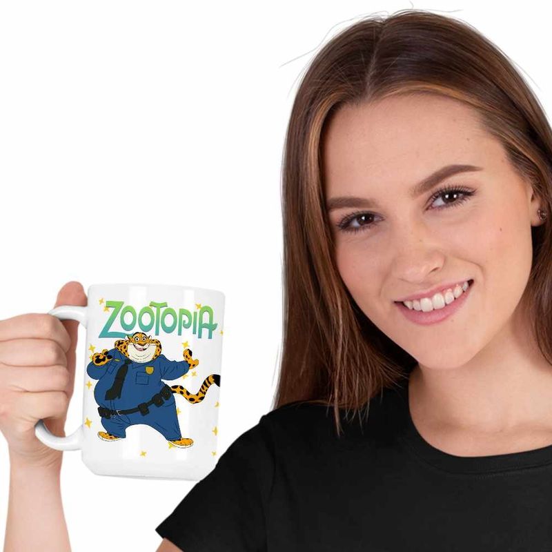 Casa si Gradina - Bucatarie si vesela - Cani si pahare - Cani si cesti - Cana Zootopia Ofiter Gheruta Clawhauser Ghepard Politist Politie CoolTrend, alba, 330ml - Infinity.ro