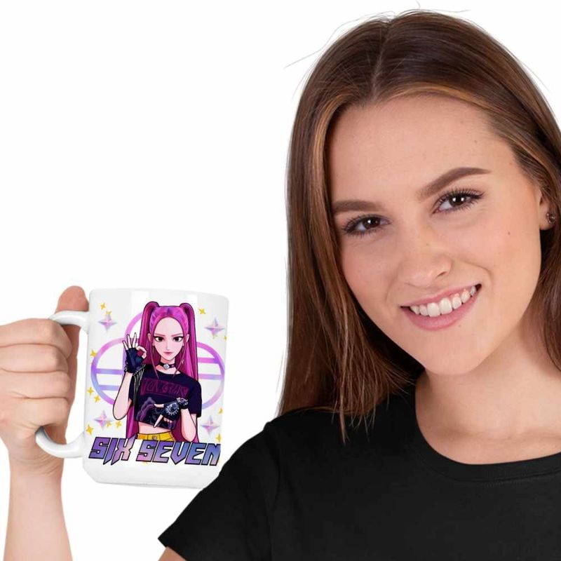 Casa si Gradina - Bucatarie si vesela - Cani si pahare - Cani si cesti - Cana Six Seven Huntrix Mira 67 Saja Boys CoolTrend, alba, 330ml - Infinity.ro