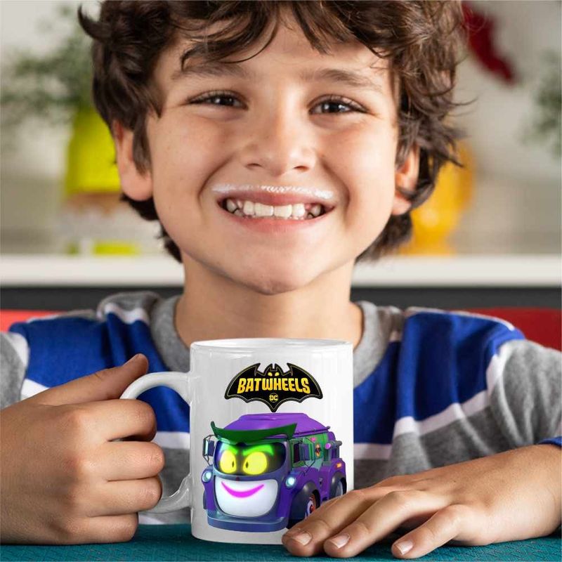 Casa si Gradina - Bucatarie si vesela - Cani si pahare - Cani si cesti - Cana Batwheels Prank Joker Masina Batroti Desene Animate Masini, CoolTrend, alba, 330ml - Infinity.ro