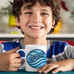 Casa si Gradina - Bucatarie si vesela - Cani si pahare - Cani si cesti - Cana Avatar Waterbender Element Simbol Maestru Apei, alba, 330ml - Infinity.ro