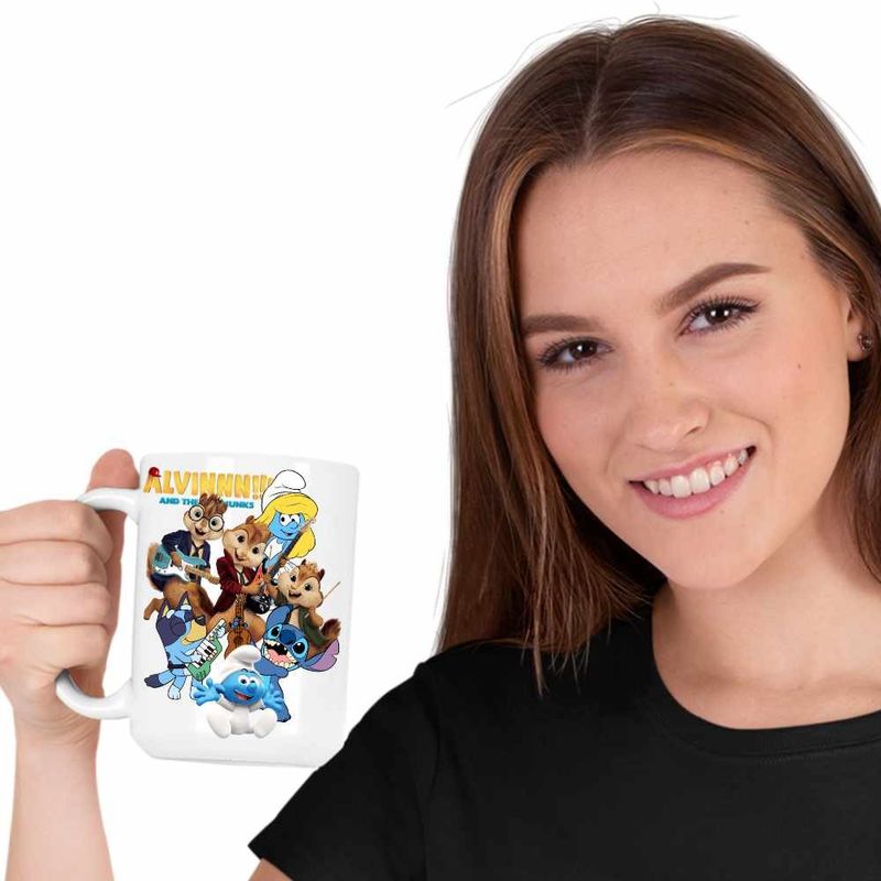 Casa si Gradina - Bucatarie si vesela - Cani si pahare - Cani si cesti - Cana Alvin Bluey Stich Strumfii Strumfita Trupa Muzicala Chitara, CoolTrend, alba, 330ml - Infinity.ro