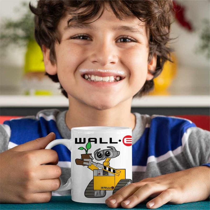 Casa si Gradina - Bucatarie si vesela - Cani si pahare - Cani si cesti - Cana Wall-E Planta Papuc Bocanc Cartoon Desene Animate CoolTrend, alba, 330ml - Infinity.ro