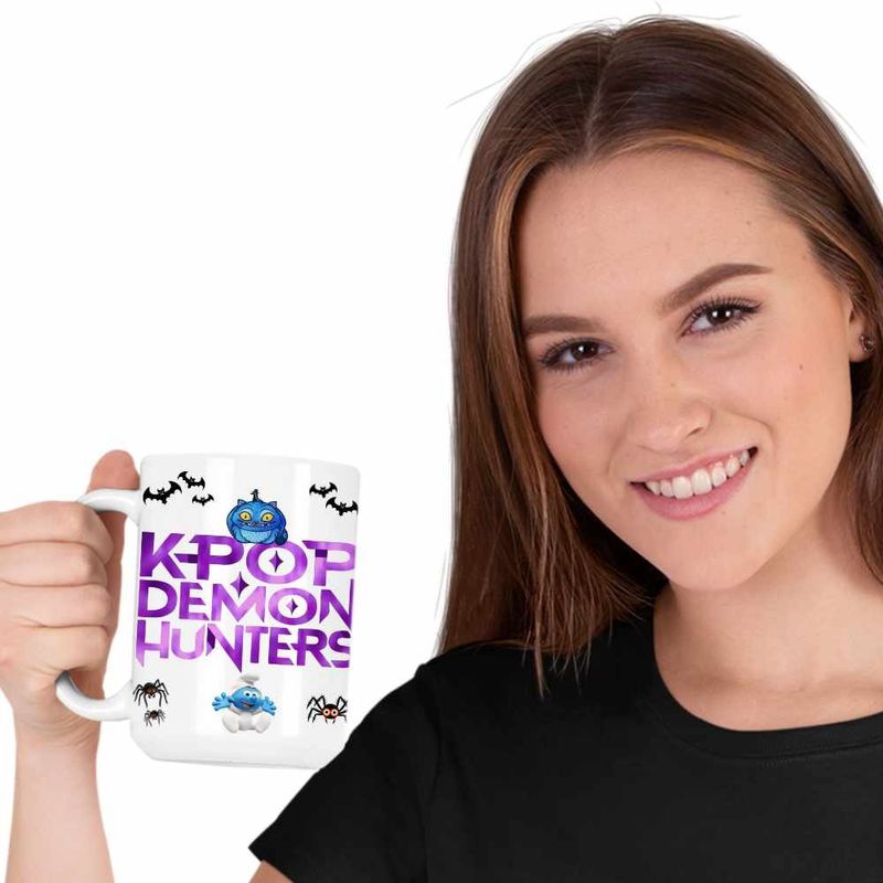 Casa si Gradina - Bucatarie si vesela - Cani si pahare - Cani si cesti - Cana Huntrix Kpop Demon Hunters CoolTrend, alba, 330ml - Infinity.ro