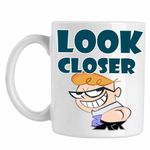 Casa si Gradina - Bucatarie si vesela - Cani si pahare - Cani si cesti - Cana Laboratorul lui Dexter Look Closer, CoolTrend, alba, 330ml - Infinity.ro