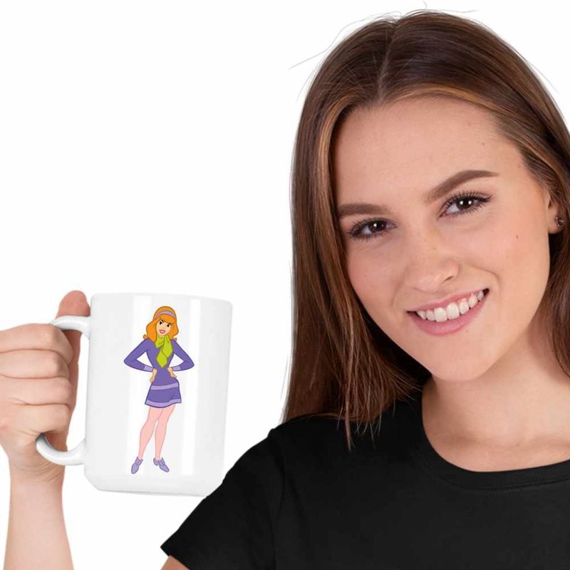 Casa si Gradina - Bucatarie si vesela - Cani si pahare - Cani si cesti - Cana Scooby Doo Daphne Blake, CoolTrend, alba, 330ml - Infinity.ro