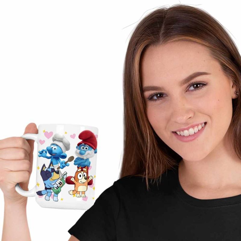 Casa si Gradina - Bucatarie si vesela - Cani si pahare - Cani si cesti - Cana Strumfii Bluey Bingo Papa Strumf Bucatarul CoolTrend, alba, 330ml - Infinity.ro