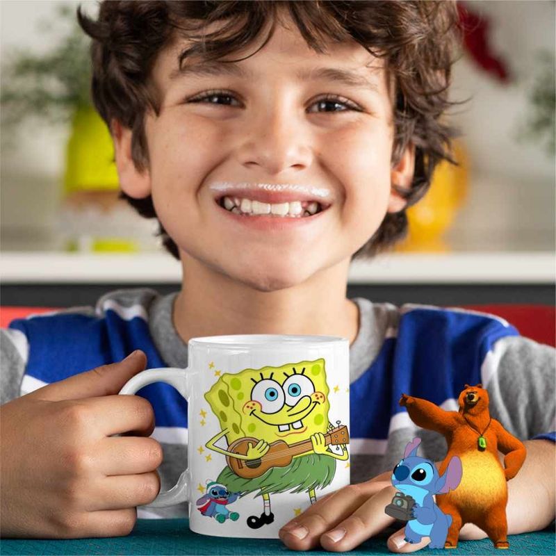 Casa si Gradina - Bucatarie si vesela - Cani si pahare - Cani si cesti - Cana SpongeBob Hawaii Ukulele Serial Sezon CoolTrend, alba, 330ml - Infinity.ro