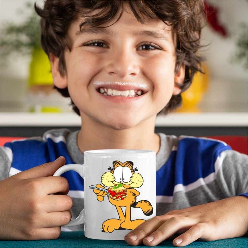 Casa si Gradina - Bucatarie si vesela - Cani si pahare - Cani si cesti - Cana Garfield Lasagna Mancare Pisic, CoolTrend, alba, 330ml - Infinity.ro