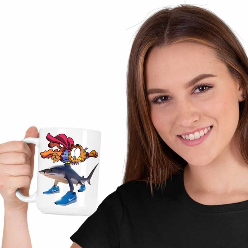 Casa si Gradina - Bucatarie si vesela - Cani si pahare - Cani si cesti - Cana Garfield Rechin Tralalero Tralalala, CoolTrend, alba, 330ml - Infinity.ro
