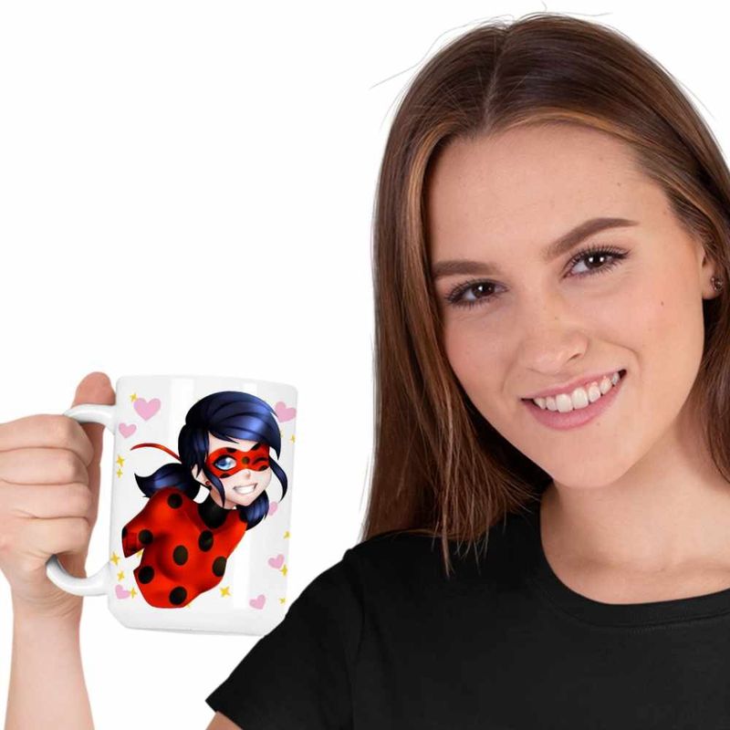 Casa si Gradina - Bucatarie si vesela - Cani si pahare - Cani si cesti - Cana Miraculos Buburuza Marinette Ladybug Miraculous CoolTrend, alba, 330ml - Infinity.ro