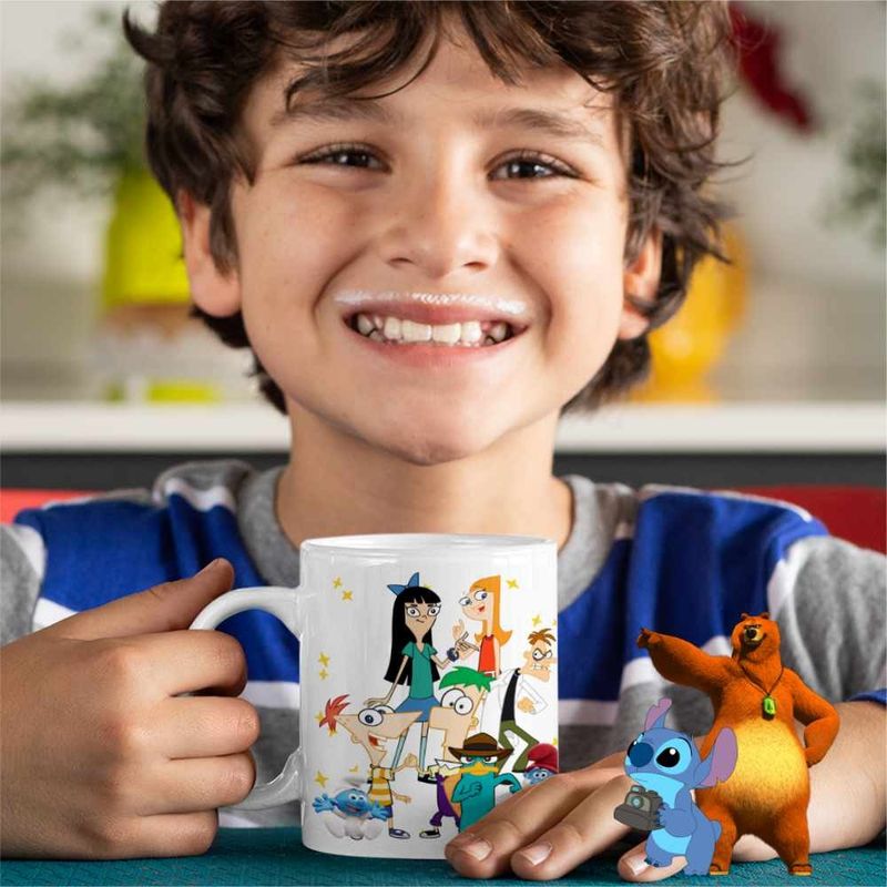 Casa si Gradina - Bucatarie si vesela - Cani si pahare - Cani si cesti - Cana Phinead Ferb Toata Trupa Desen Animat CoolTrend, alba, 330ml - Infinity.ro