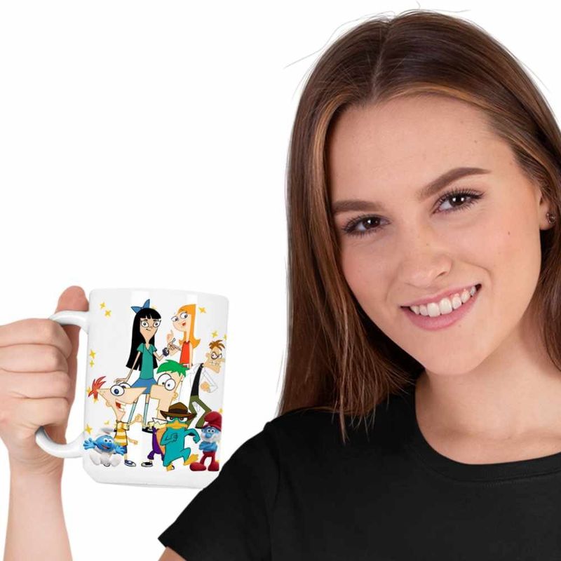 Casa si Gradina - Bucatarie si vesela - Cani si pahare - Cani si cesti - Cana Phinead Ferb Toata Trupa Desen Animat CoolTrend, alba, 330ml - Infinity.ro